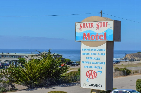 Silver Surf Motel image 1
