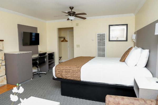 Silver Surf Motel Main image