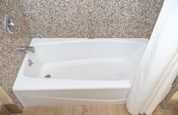 Silver Surf Motel image 9